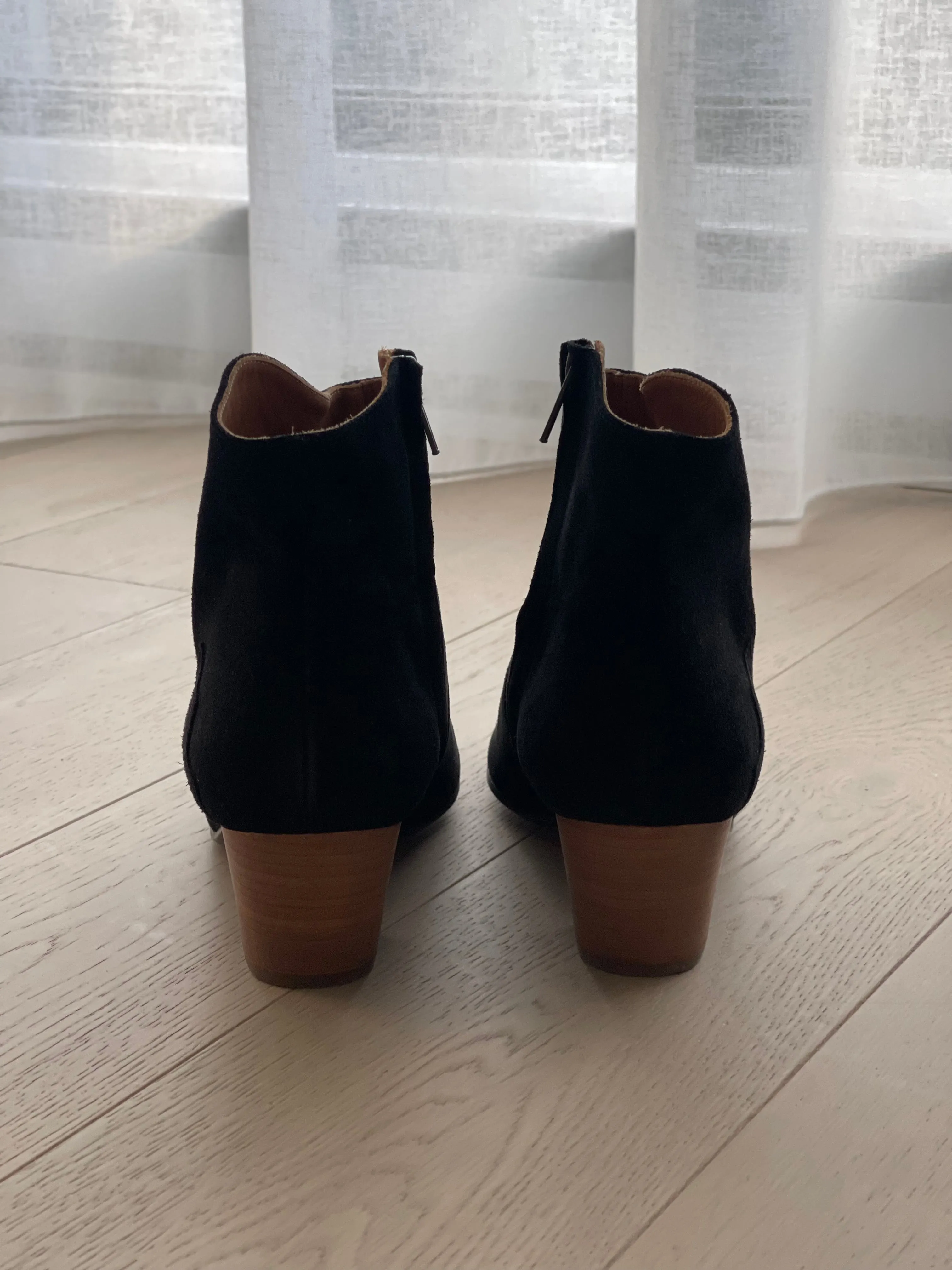 Dicker Suede Ankle Boots