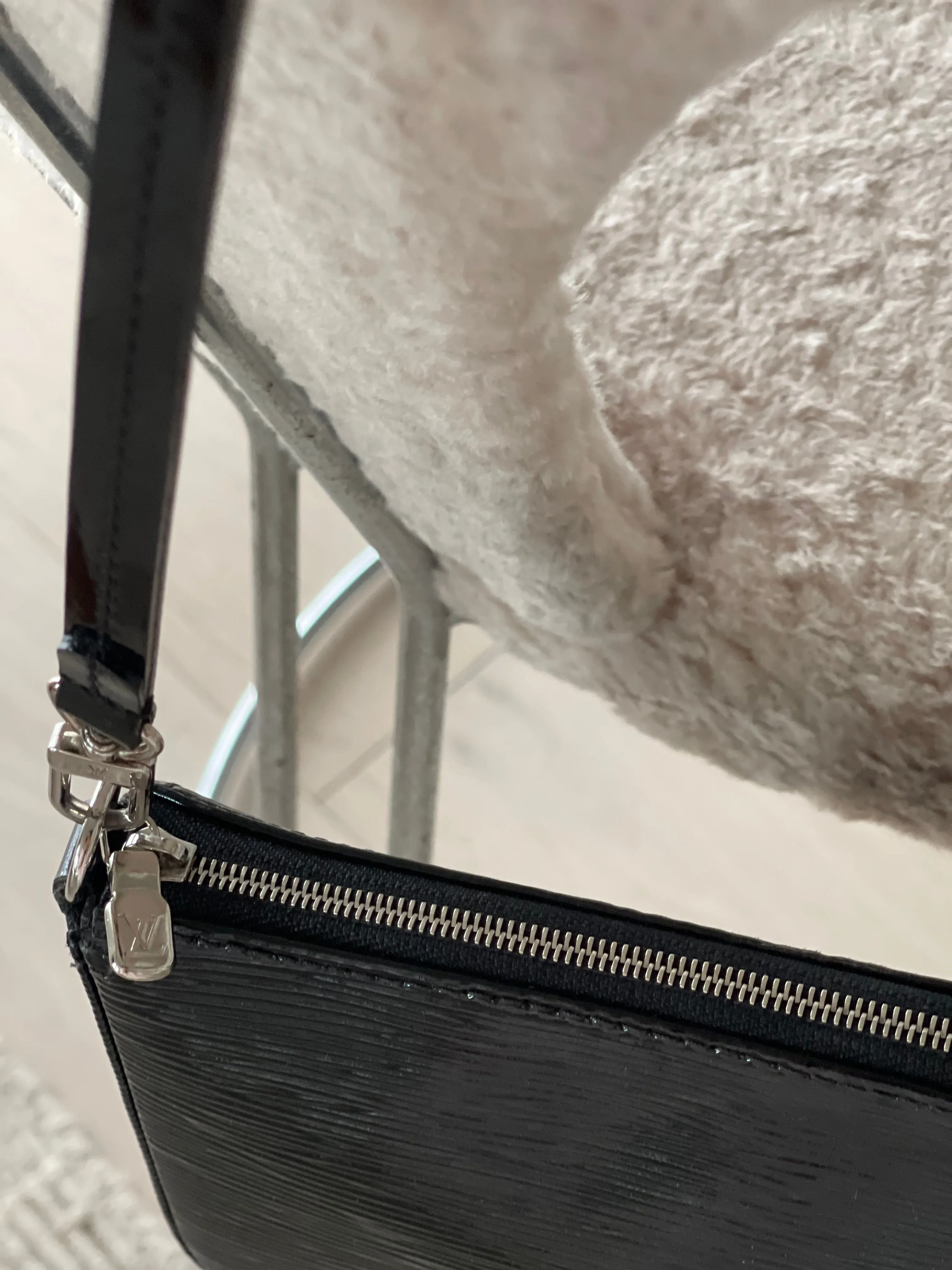 Epi Electric Pochette Accessories NM