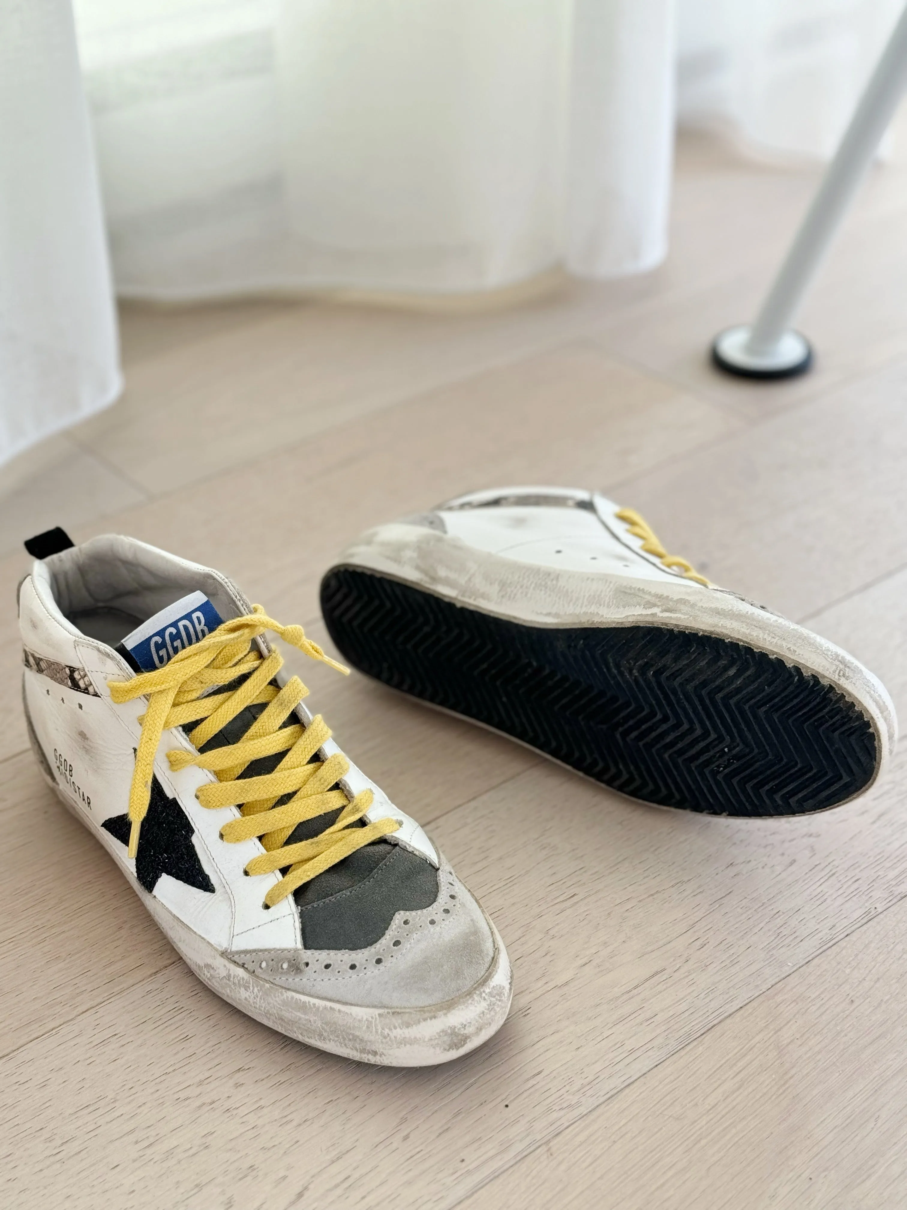 Sneakers